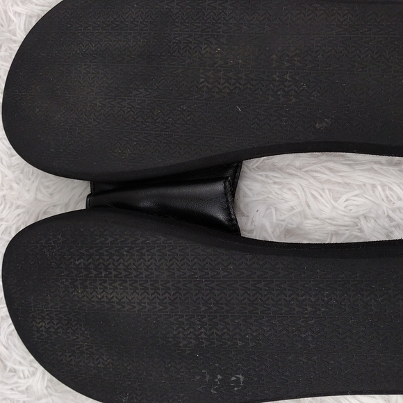 MICHAEL Michael Kors Black Leather Upper Velcro Strap Slide Flip Flop Sandals - Picture 8 of 13